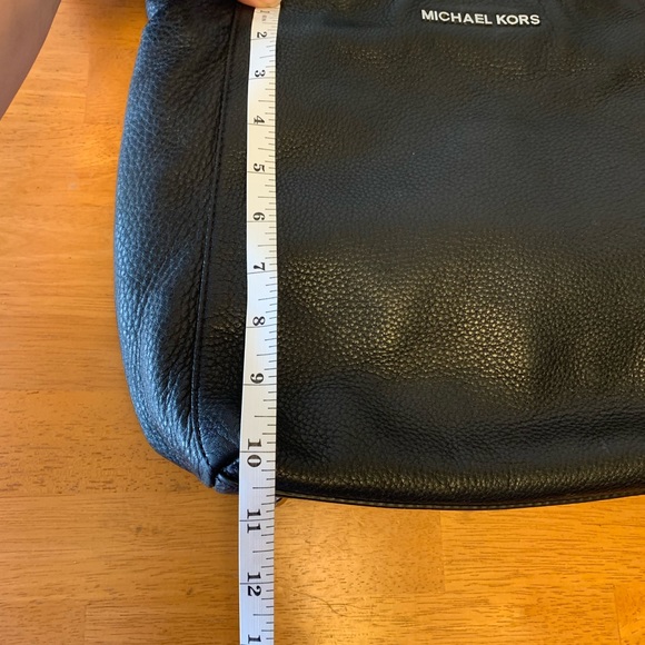 Michael Kors Chain Strap Tote - Picture 3 of 8